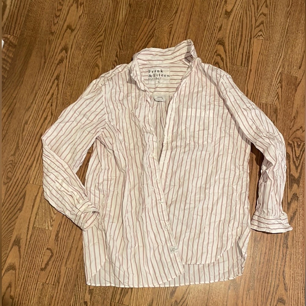 Frank & Eileen Signature Crinkle Joedy Button Down. Large.